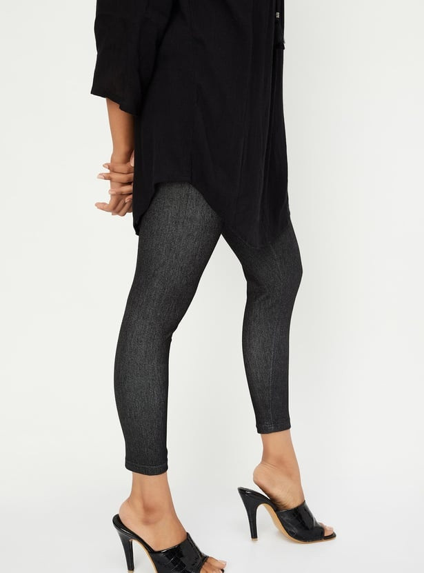 Women Solid Crop Jeggings -Black